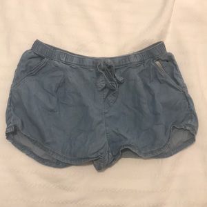 Flowy denim shorts